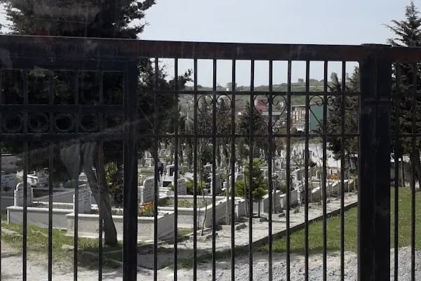 Taşoluk Mezarlığı - Resim 12