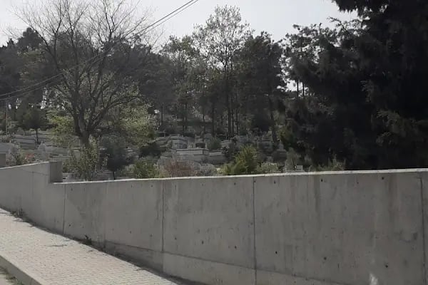 Taşoluk Mezarlığı - Resim 17