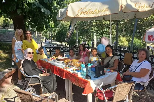 Balkonlu Cafe - Resim 2