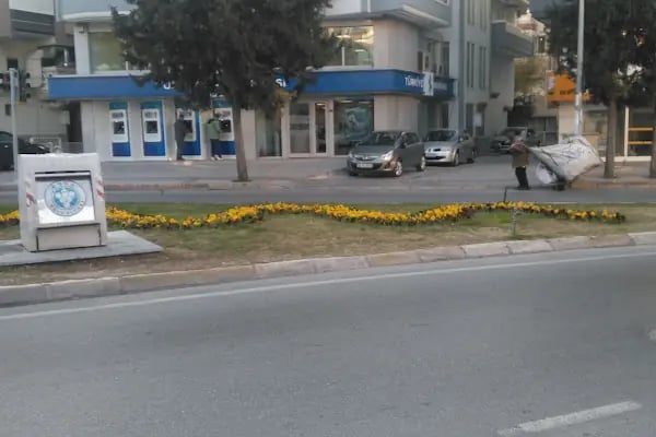Türkiye İş Bankası Stadyum-Buca/İzmir Şubesi - Resim 4