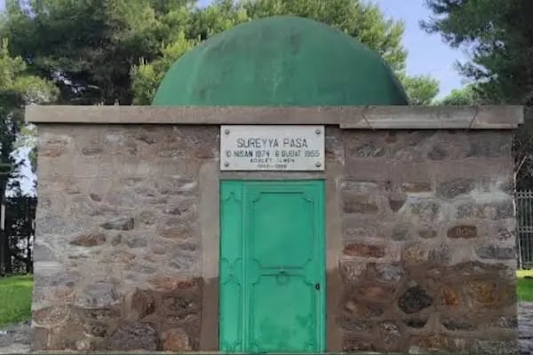 Süreyyapaşa Türbesi - Resim 1