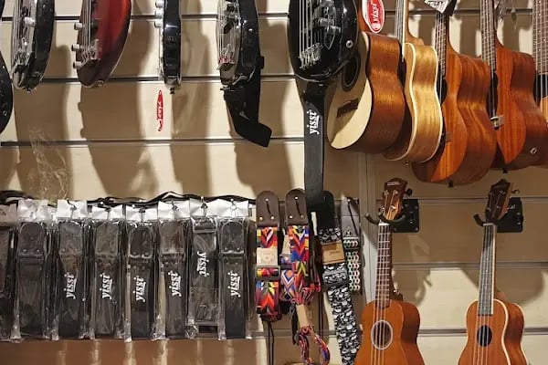 Yissi Müzik YILMAZ İPEK Saz Sarayı - Resim 6