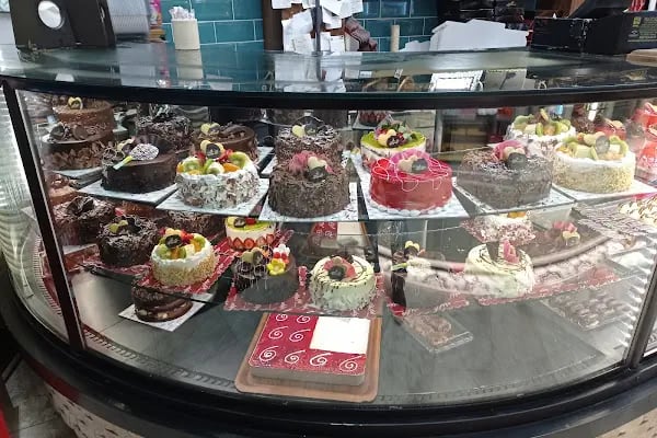 Elika Life Cafe Patisserie - Resim 1