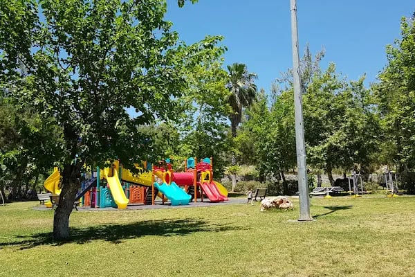 Karaisalı Karapınar Park Büfe - Resim 11