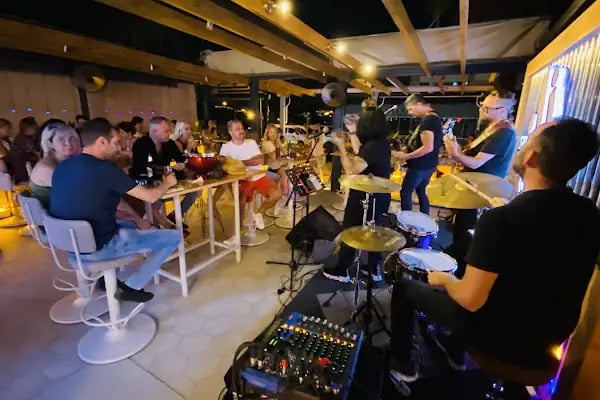 Arkadaşlar İçin Bar-Cafe-Beach - Resim 1