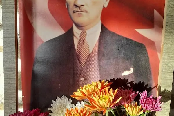 İzzet Efendi zekiye hanım pansiyon taş konak birgi. - Resim 10