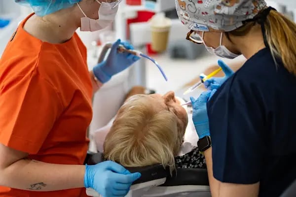 Mandarindent - Bodrum Diş Kliniği – Diş Tedavileri – Diş İmplantı – Estetik Diş Hekimliği - Resim 20
