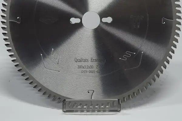 Dates Metal - Resim 8