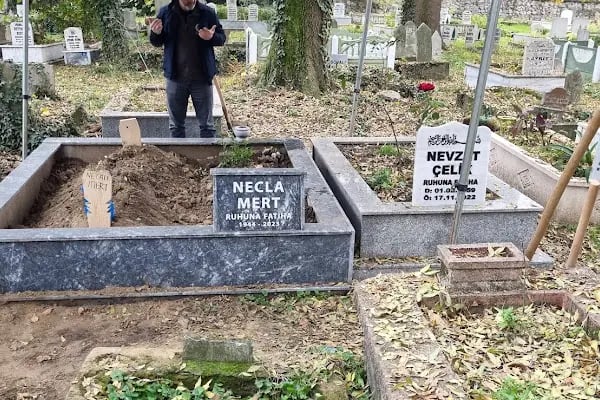 Yorgalar Ve Şehitlik Mezarlığı - Resim 2