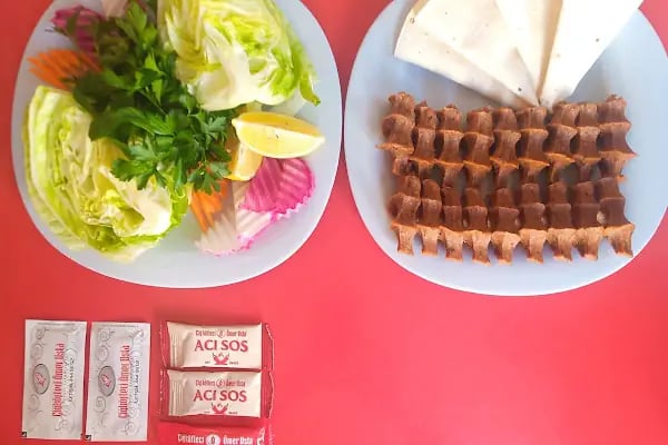 ÇİĞ KÖFTECİ ÖMER USTA - Resim 6