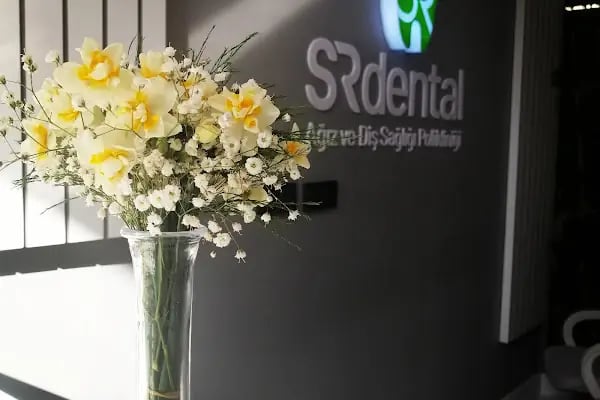 Özel SR Dental Ağız ve Diş Sağlığı Polikliniği - Resim 1