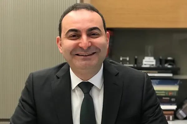 Doç. Dr. İsmail Safa Satoğlu | Ortopedi ve Travmatoloji Doktoru İzmir | Omurga Cerrahisi, Travma Cerrahisi, Çocuk Ortopedisi - Resim 2