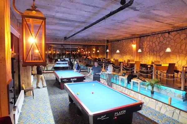 Life Billiards &amp; Bistro - Resim 2