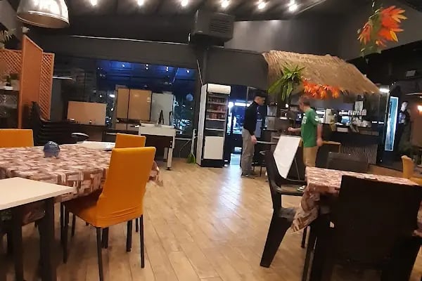 Life Billiards &amp; Bistro - Resim 10