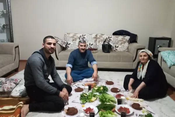 ÇORLU'DA ÇİĞ KÖFTE SOSYETE&amp; KAVALTI FACEFOOD SALONU - Resim 1