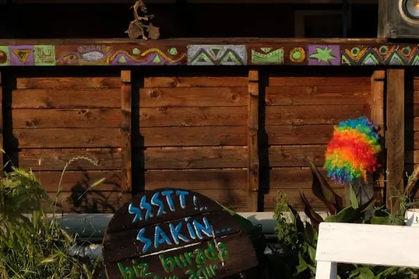 Teos Sanat Kampı -Kamp-Çadır-Bungalow-karavan Konaklama - Resim 17