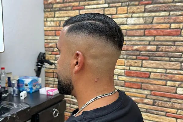 Ömer Özsoy Barber's Club - Resim 17
