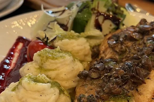 The Berry Restaurant - Resim 11