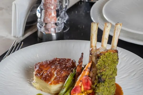 The Berry Restaurant - Resim 17