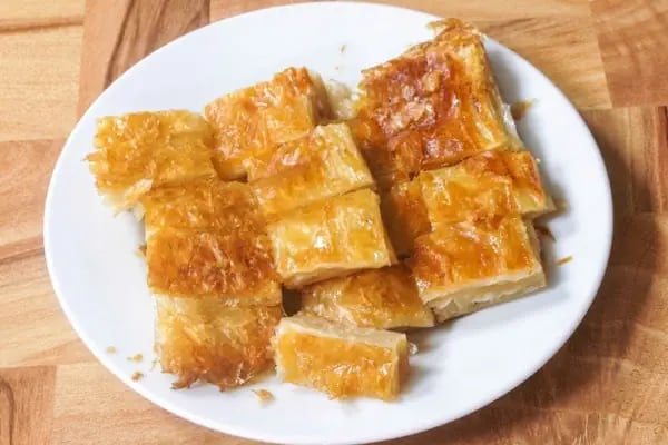 Meşhur Sarıyer Börekçisi - Resim 3