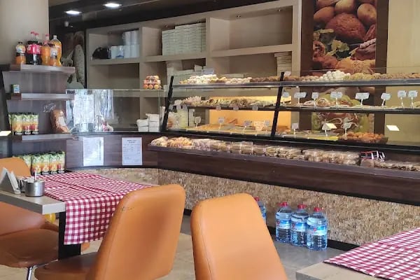 ÖZ MARHAN UNLU MAMÜLLERİ &amp; EKMEK FIRINI - Resim 3