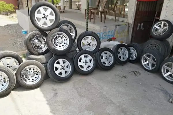Mersinde lastikci . Mersin otobanda lastikci . Acık lastikci .En yakın oto lastikci #Lastikci AÇIK lastikci - Resim 3