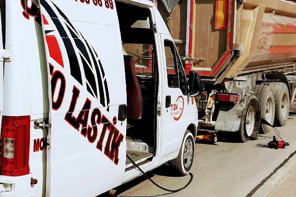 Mersinde lastikci . Mersin otobanda lastikci . Acık lastikci .En yakın oto lastikci #Lastikci AÇIK lastikci - Resim 2