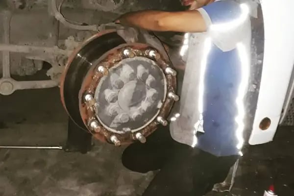 Güveniş tır ve kamyon tamiri - Resim 5