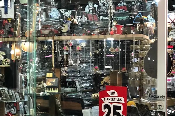 Ivır Zıvır Rock Shop - Resim 2