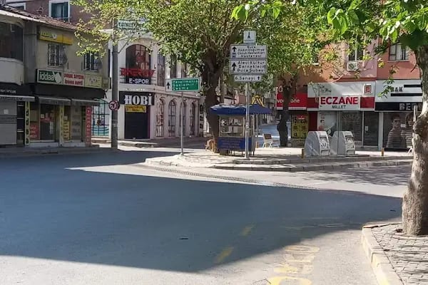 Üçkuyular Meydanı - Resim 18
