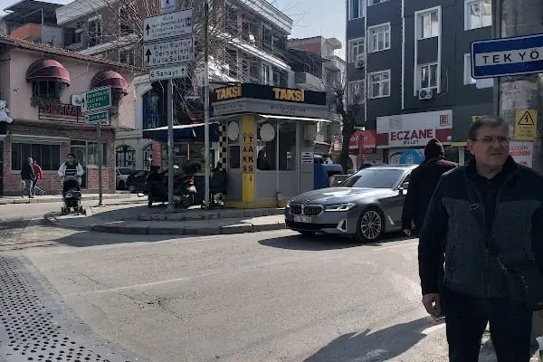 Üçkuyular Meydanı - Resim 9