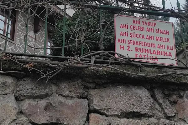 Ahi Yakup Türbesi - Resim 8
