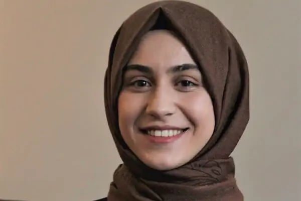 Uzm. Klnk. Psk. Ayza Sekizkardeş, Ergen ve Yetişkin Psikoloğu - Resim 5