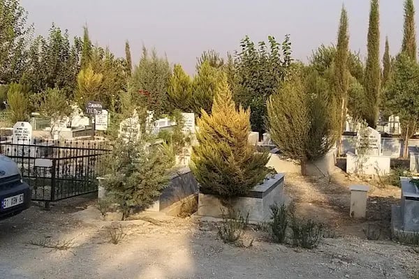 Ceyhan Yeni Mezarlık - Resim 3